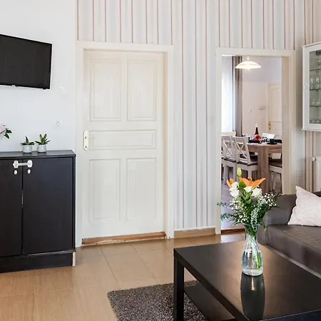 Levendula Apartmanhaz * Бадачоньтомай